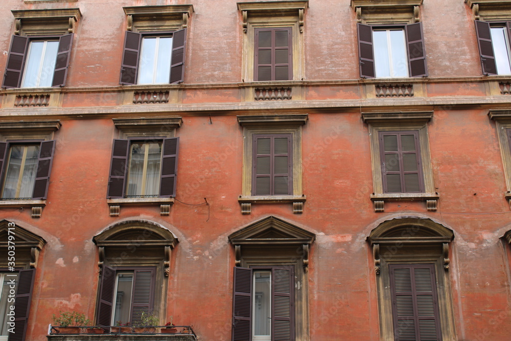 Fototapeta premium facade of an old building