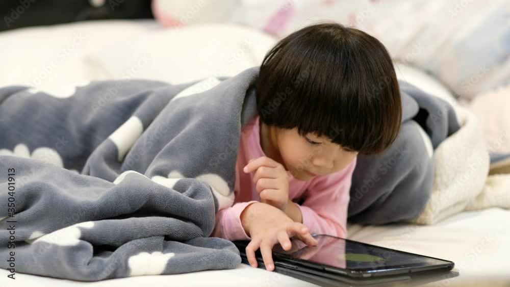 chinese child addicted phone, asian girl playing smartphone, kid use telephone, watching cartoon
chinese child addicted phone, asian girl playing smartphone, kid use telephone, watching cartoon