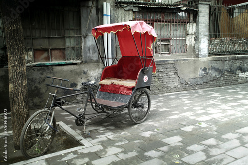 A cycle rickshaw photo