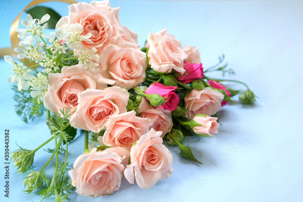 ピンク色の濃淡ある薔薇の花束 ピンク色の濃淡ある薔薇の花束