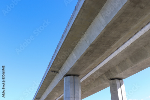 高架道路のイメージ