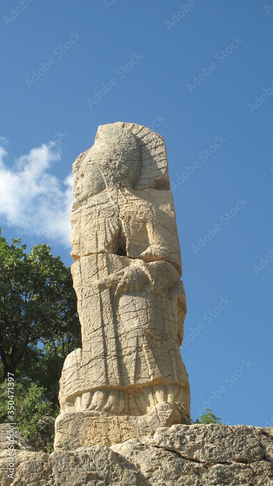 トルコの隠れた世界遺産　奇妙な像が乱立　ネムルトダーウ(トルコ)