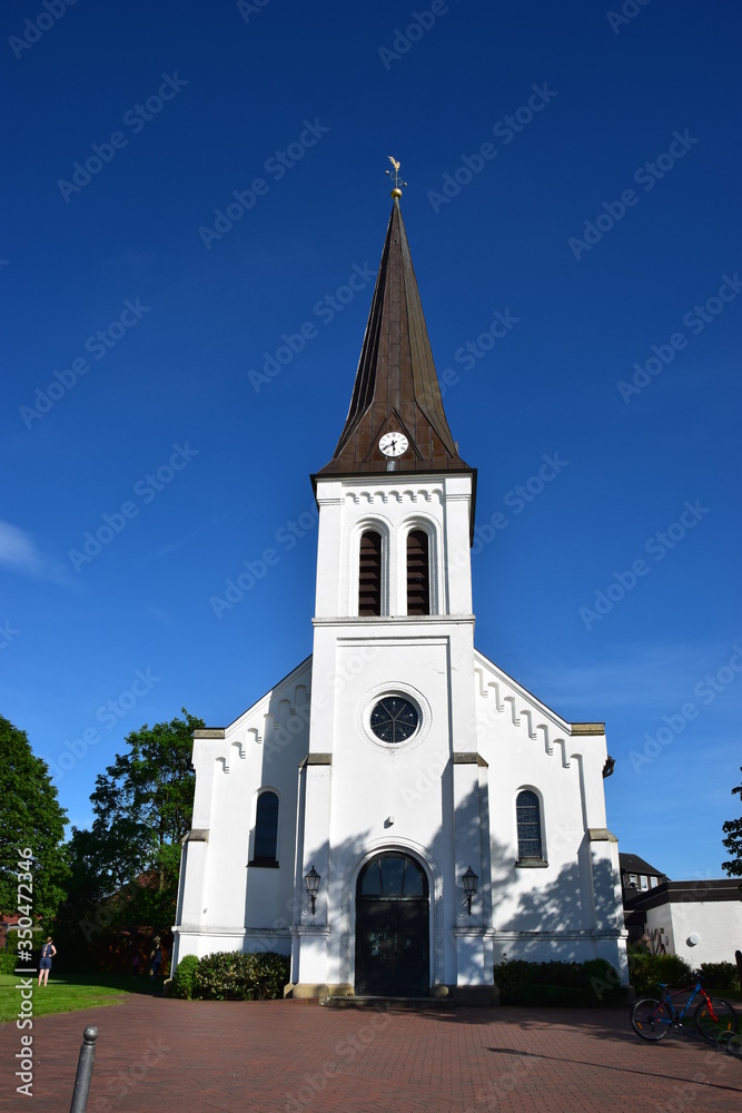 Turm der Martin-Luther-Kirche in Lohe