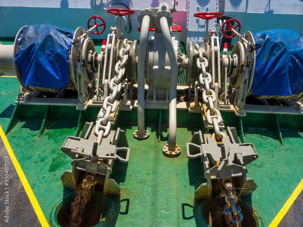 Ships windlass, Ships anchoring gear. Anchor chain, anchor stopper