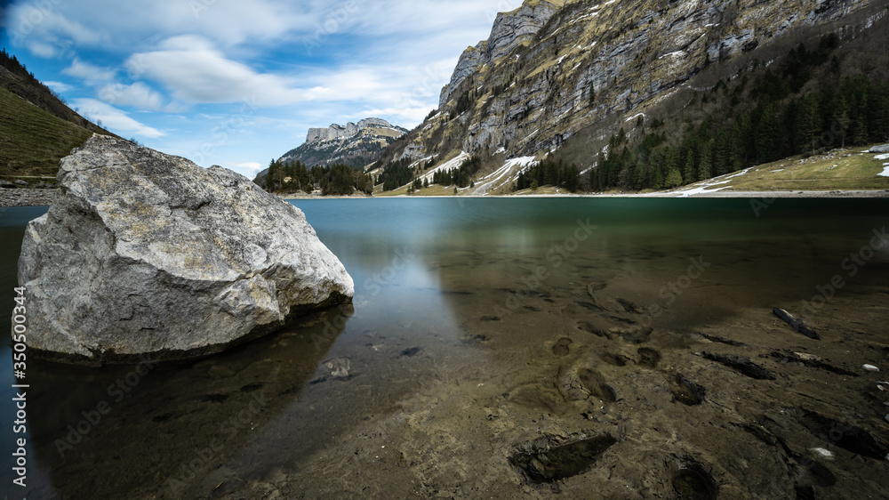Fototapeta premium lake and mountains