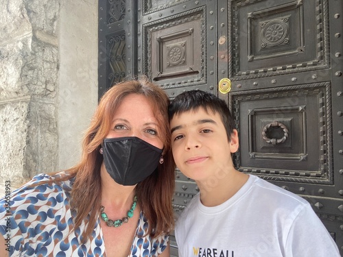 Mamma e figlio in tempo di coronavirus