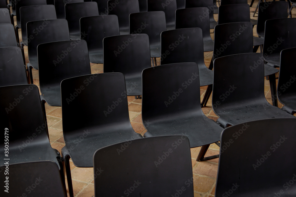 Obraz premium rows of empty chairs