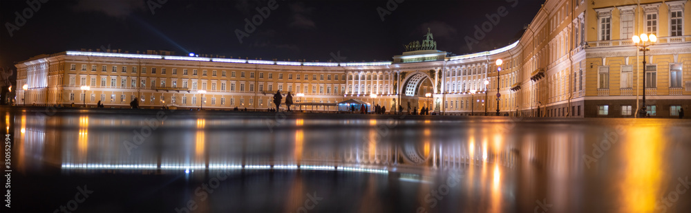 Fototapeta premium View of the Palace Square St. Petersburg.