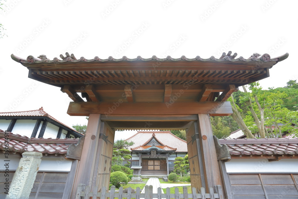 寺の入り口にある門