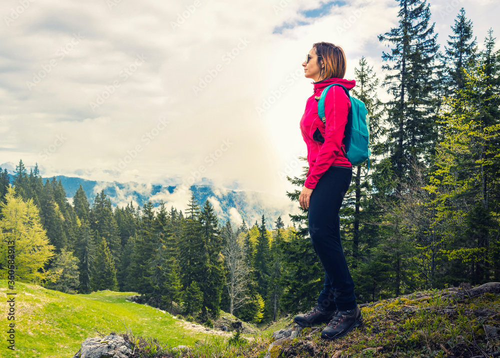 Naklejka premium Back to nature. Living healthy lifestyle.