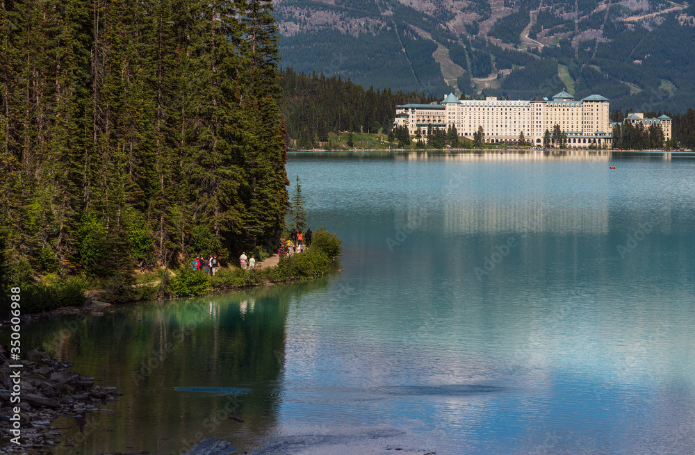 Obraz premium lake Louise nature scenery inside Banff National Park, Alberta, Canada
