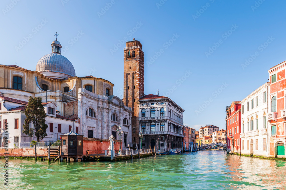 Naklejka premium Church and building facades on the Grand Canal in Venice in Veneto, Italy