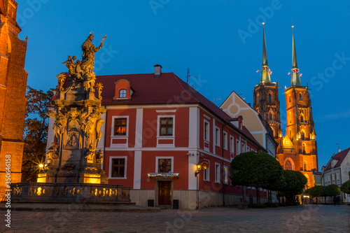 evening streets and a view of the Wroclaw cathedral