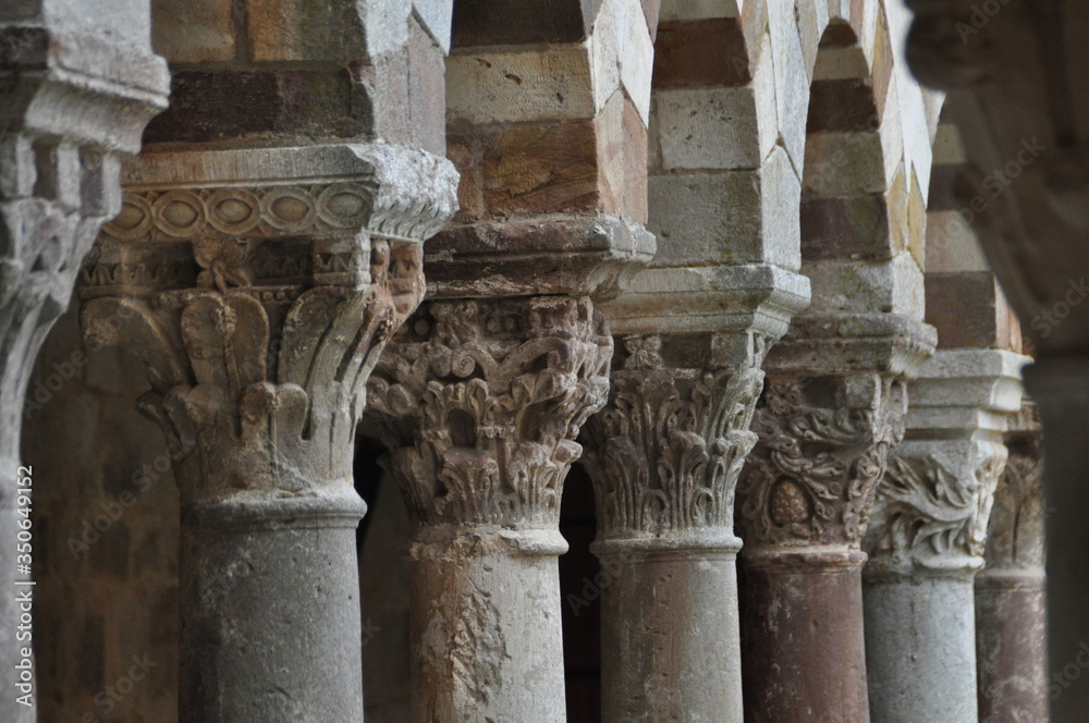 Capiteles en columnas