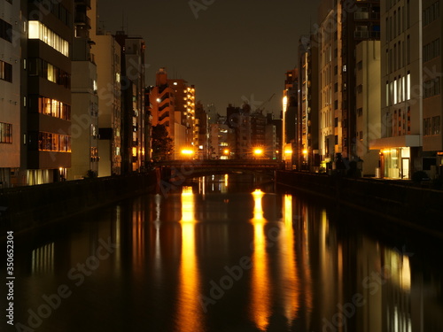 Tapeta night view of the Akihabara city and Kanda river