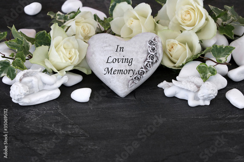 Fotografi Heart with the inscription in Loving Memory