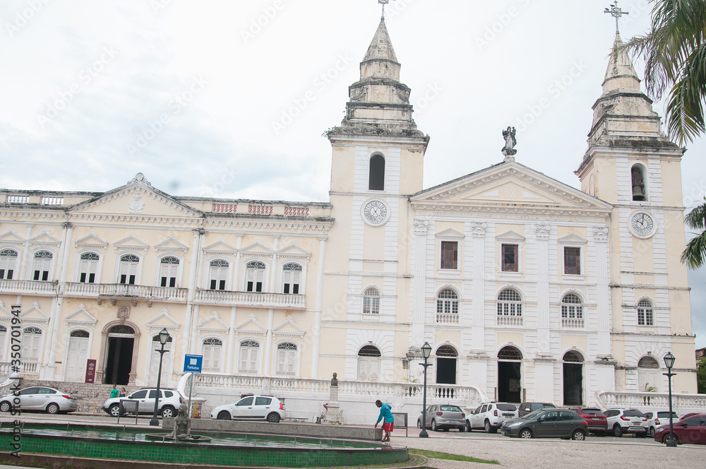 Fototapeta premium igreja. arquitetura de cadedais
