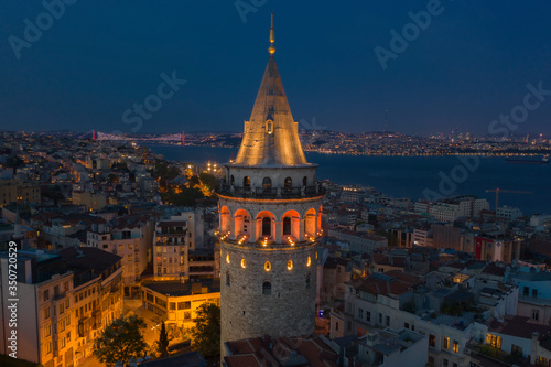Fotografia Galata Tower night aerial with Bosphorus Bridge on the background