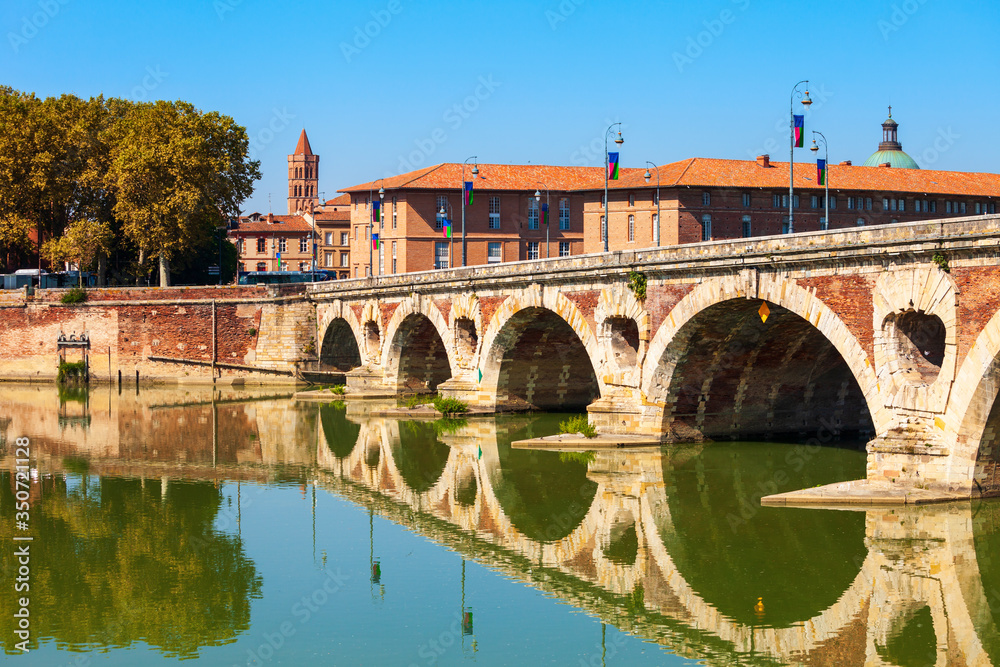 Pont Neuf bridge in Toulouse
