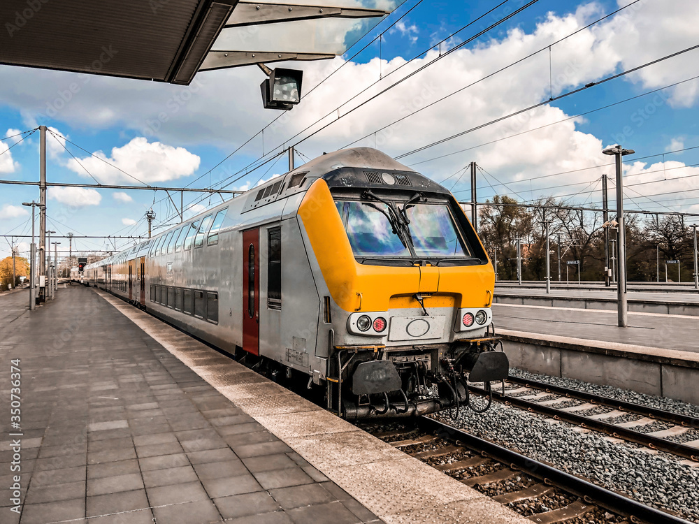 Fototapeta premium train on the railway station