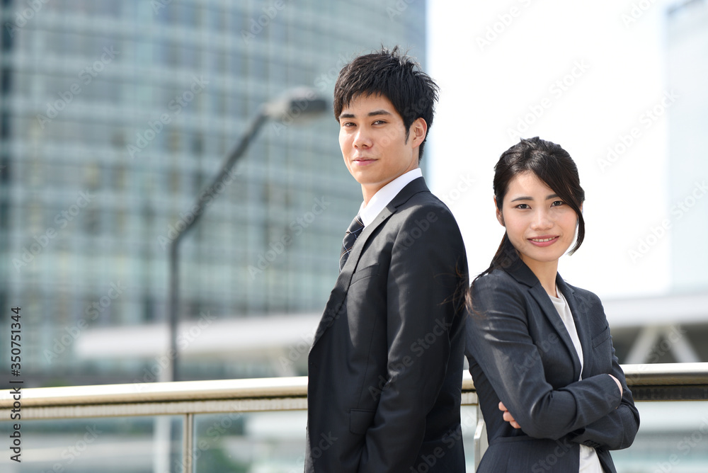 男女のビジネスマン 男女のビジネスマン
