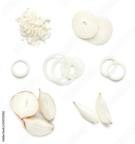 Leinwand Poster Raw cut onion on white background