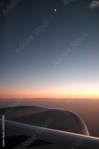 飛行機からの夕焼け空