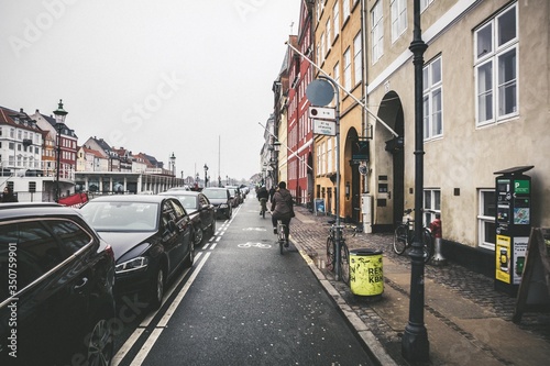 Fototapeta Naklejka Na Ścianę i Meble -  Copenhagen Denmark canals and city during winter
