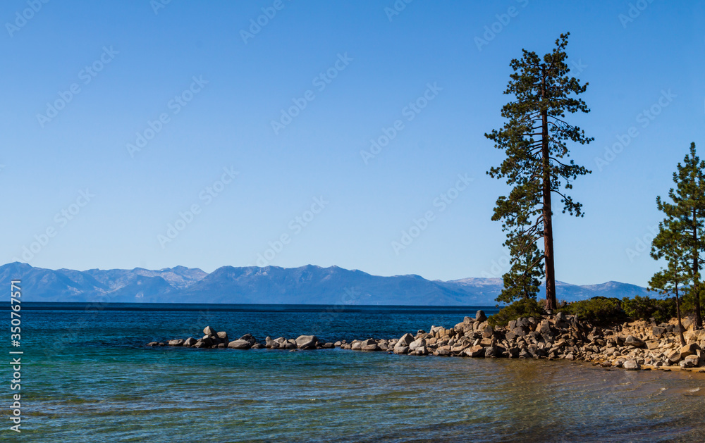 Naklejka premium Rocky Cove at Sand Harbor, Lake Tahoe, Nevada, USA