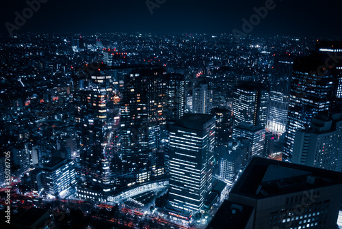 東京都庁から見える高層ビル群の夜景