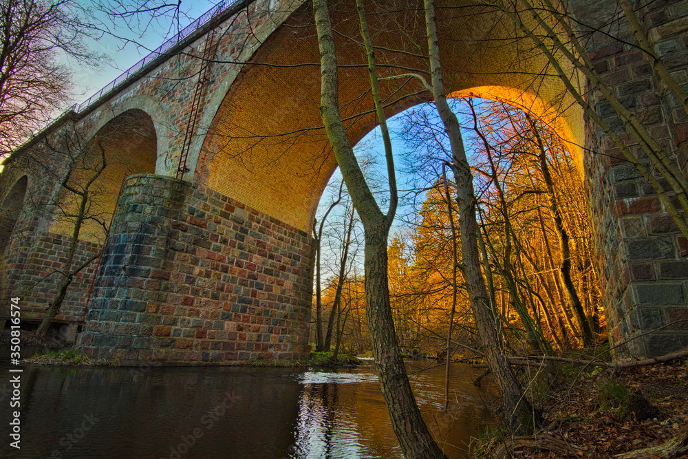 Stary most kolejowy w Łebieniu