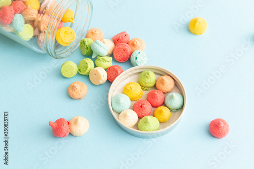 お菓子 かわいい 瓶 こぼれる Stock Photo Adobe Stock お菓子 かわいい 瓶 こぼれる Stock Photo Adobe Stock