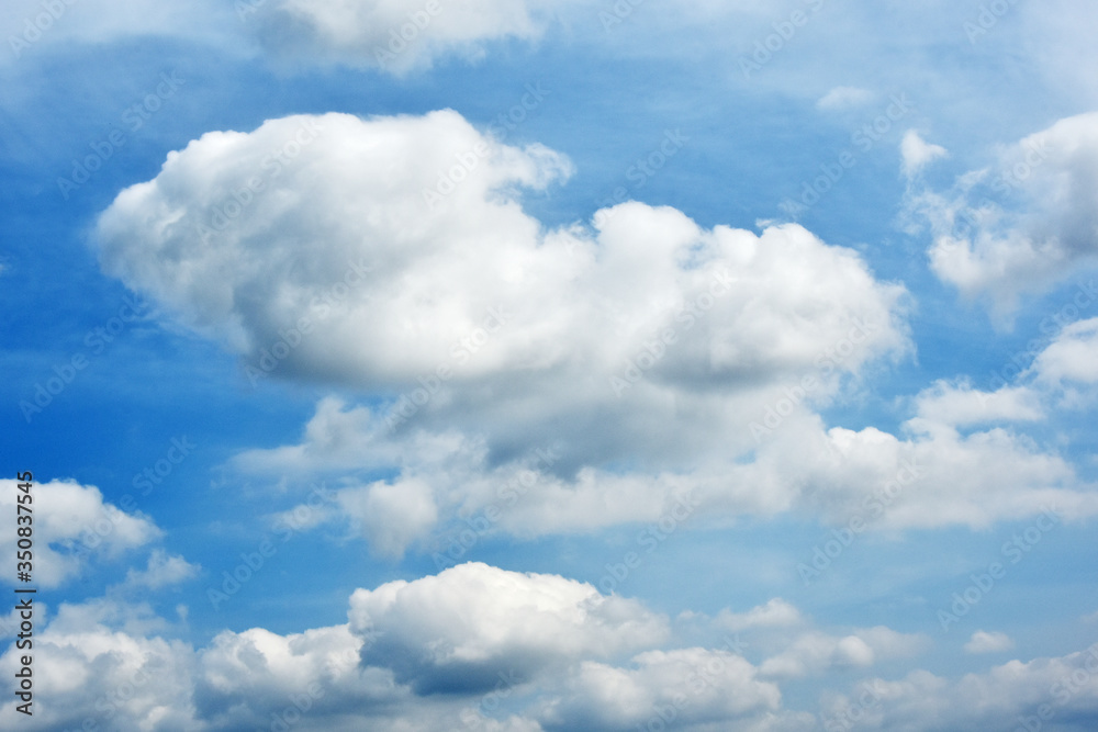 青い空と雲 青い空と雲