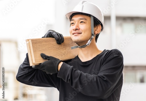 Foto アジア人　大工　ポートレート