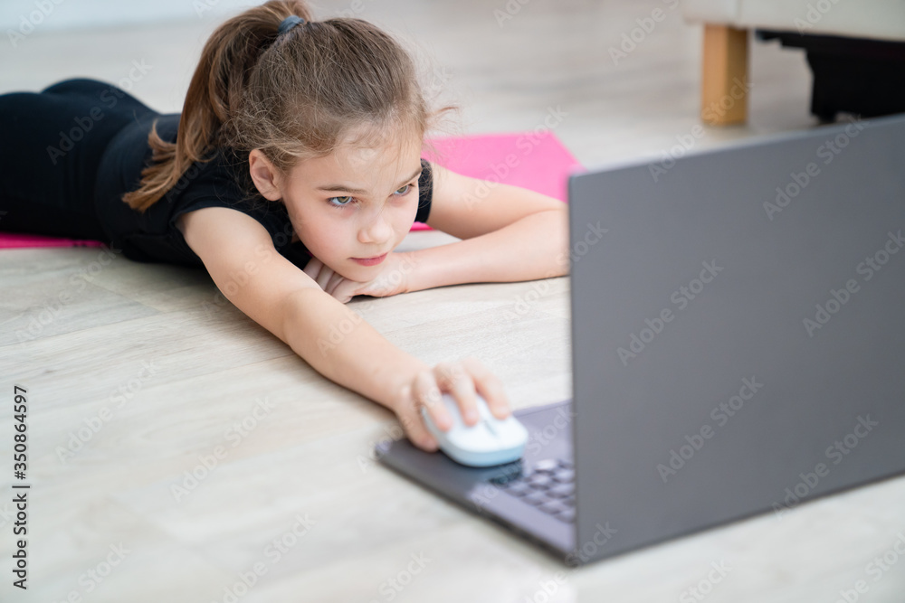 girl teen sports home. gymnastics online. dancing on the quarantine. girl teen sports home. gymnastics online. dancing on the quarantine.