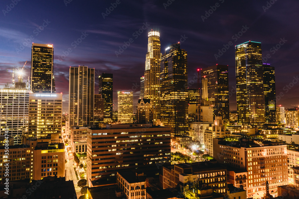 Fototapeta premium Downtown Los Angeles skyline at night.