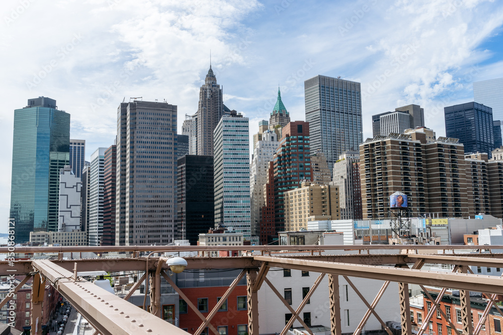 Obraz premium View of skyscrapers from Brooklyn Bridge, Downtown, New York.