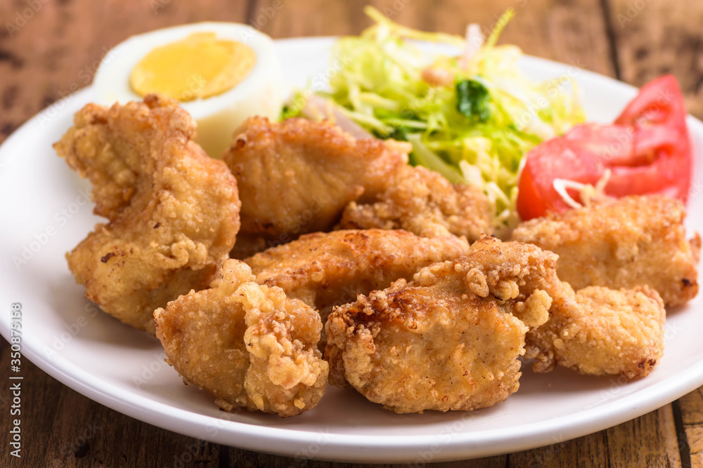 鶏の唐揚げ 鶏の唐揚げ