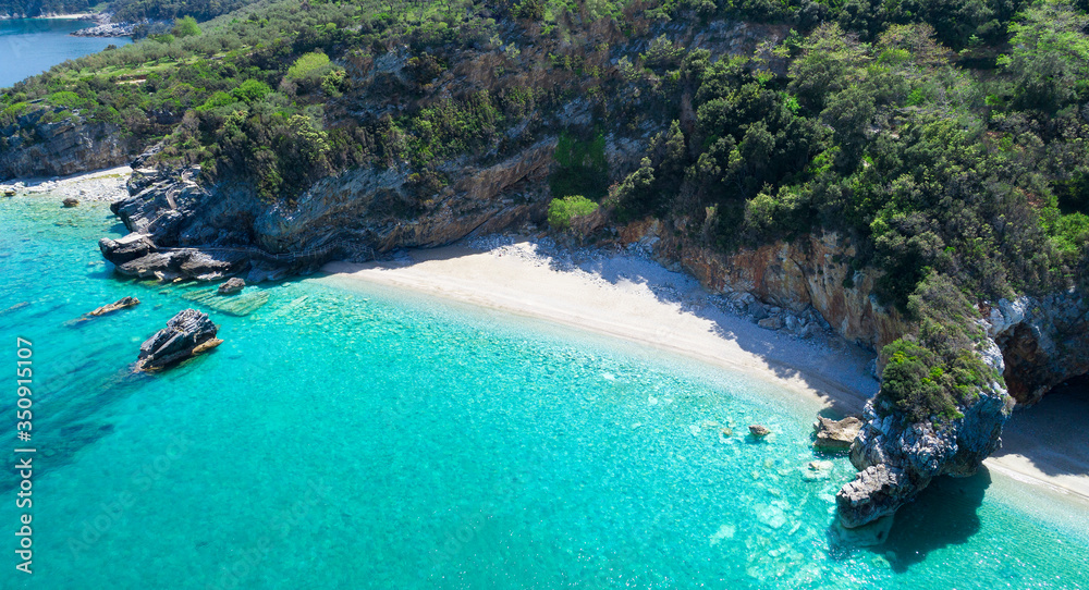 Fototapeta premium Beautiful beach with turquoise water in Pilion, Greece