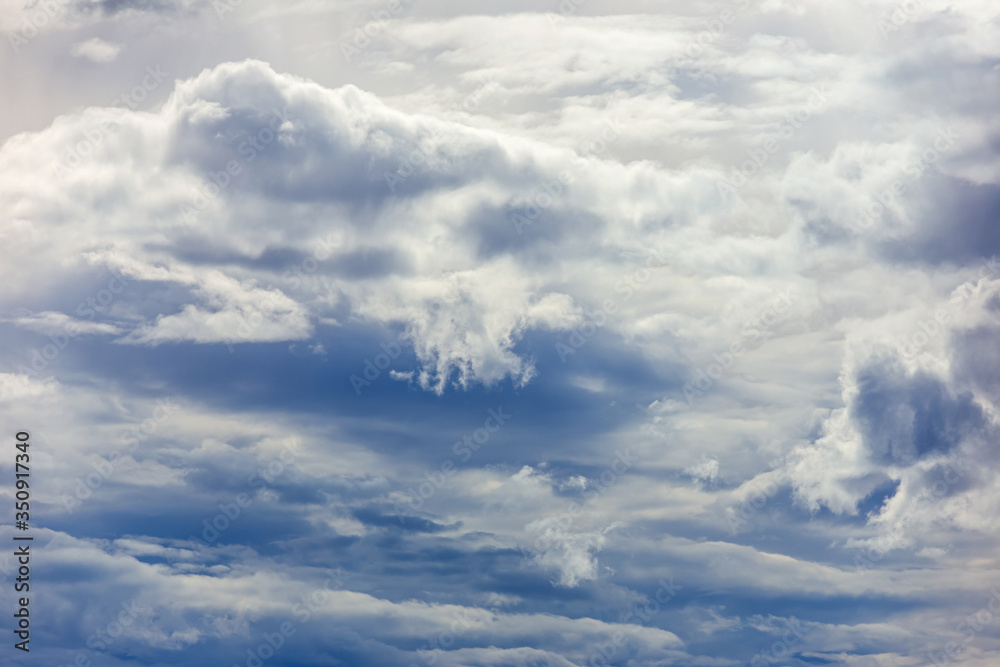 Fototapeta premium Sky with white clouds after the rainstorm