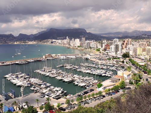 Fotografia Coastal city with port