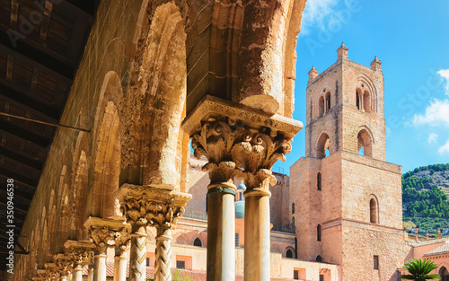 Fotografía Columns in Garden at Monreale Cathedral Sicily reflex