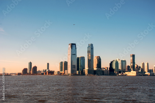 new york city skyline at sunset © tanseer