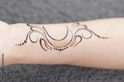 Simple Wrist Tattoo Type Mehndi Design