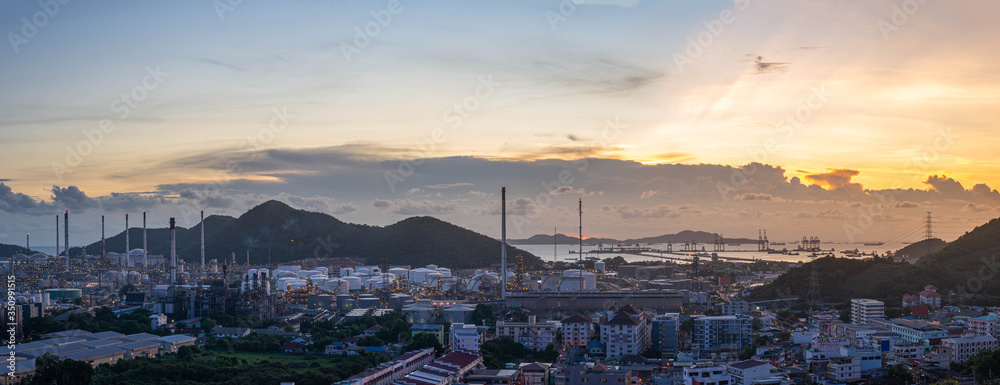 Fototapeta premium Oil refining export business