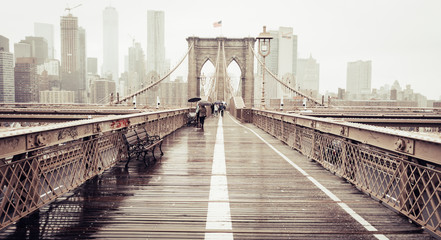 Fotobehang Brooklyn Bridge Brooklyn Bridge boven New York  © Monica