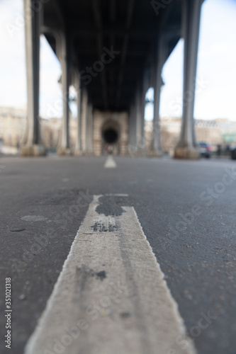 strett straps on a tunel
