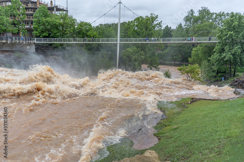Canvas Print Flood of the Reedy river in Greenville South Carolina