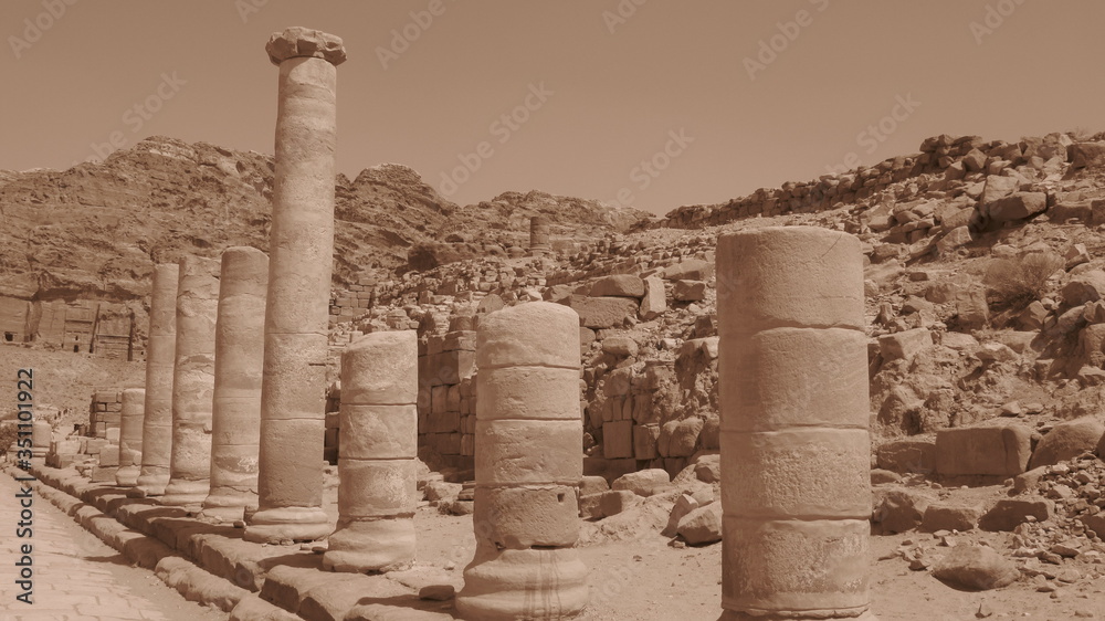 Fototapeta premium 世界有数の巨大遺跡 最後の聖戦 ペトラ遺跡（ヨルダン）
