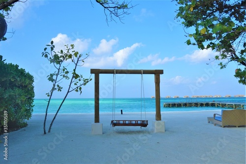 リゾート（モルディブ）　ビーチとブランコ